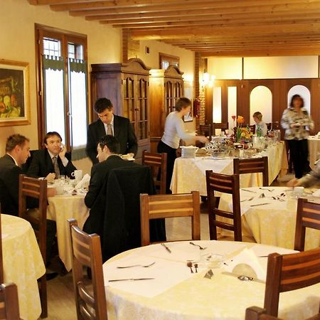 Hotel Corte Vecchia San Prospero المظهر الخارجي الصورة