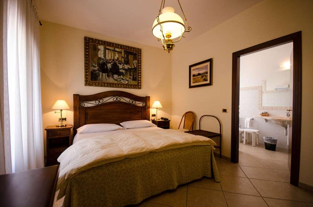 Hotel Corte Vecchia San Prospero الغرفة الصورة